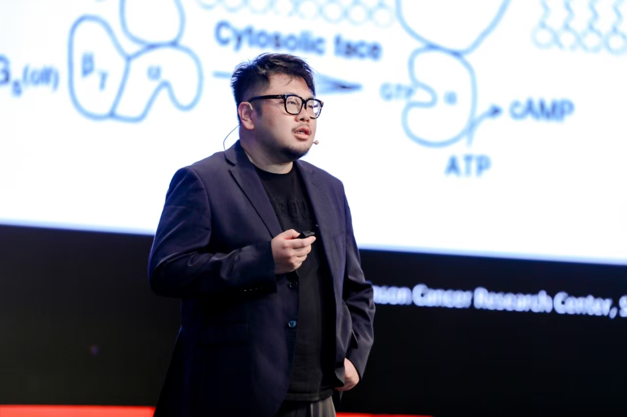 韩璧丞发表主题演讲