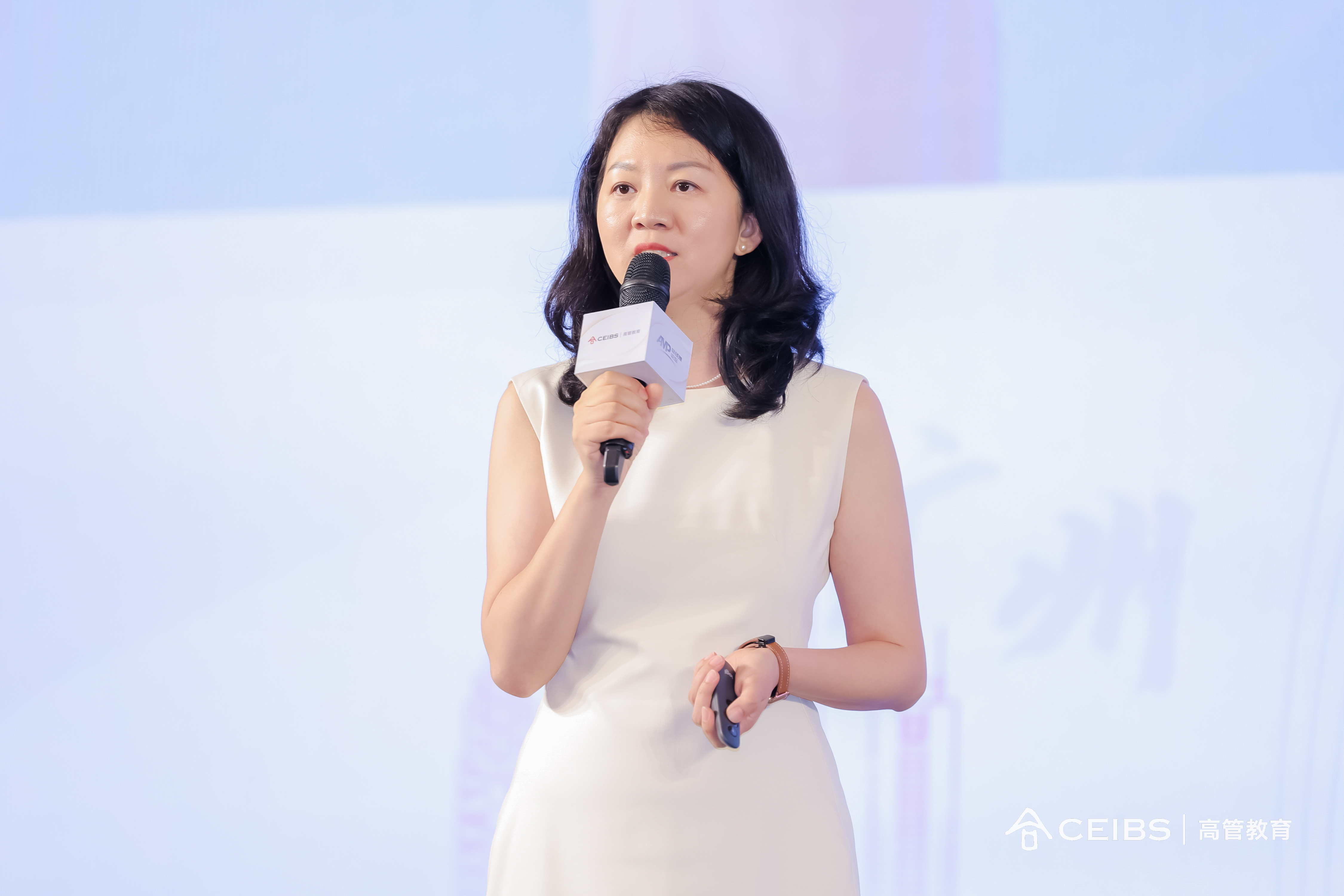 杨薇