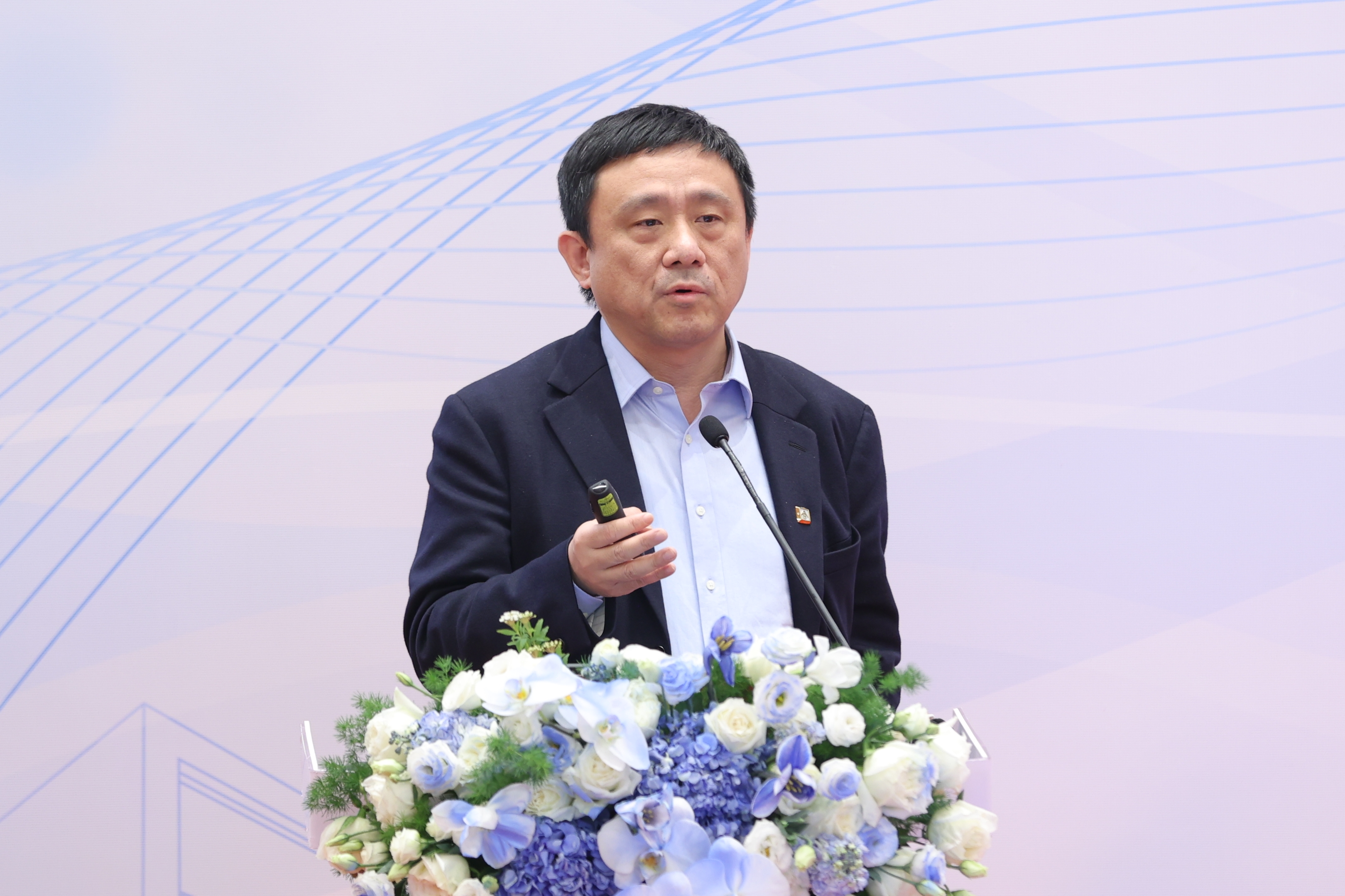 陈启宇校友