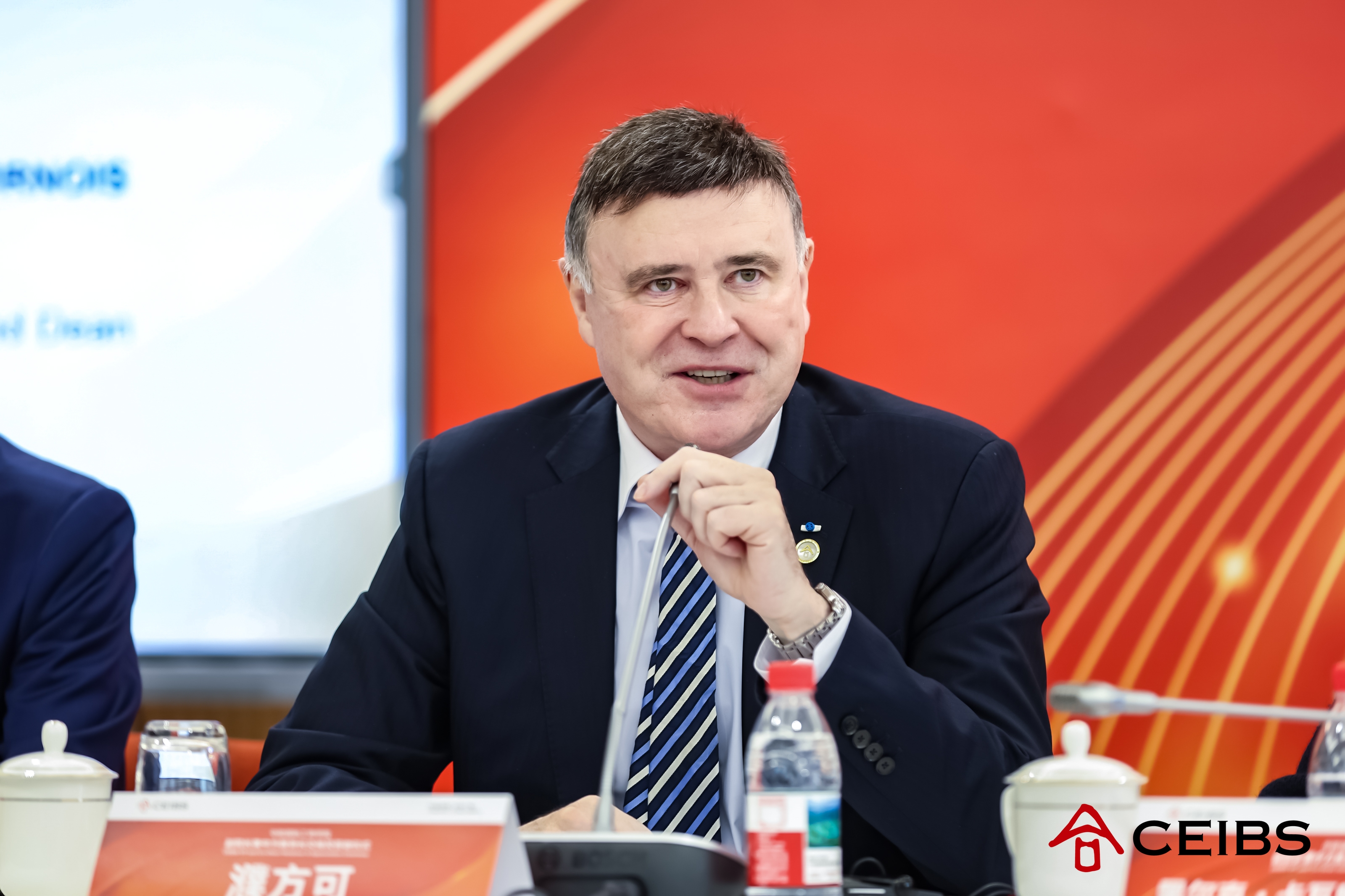 濮方可副院长致辞