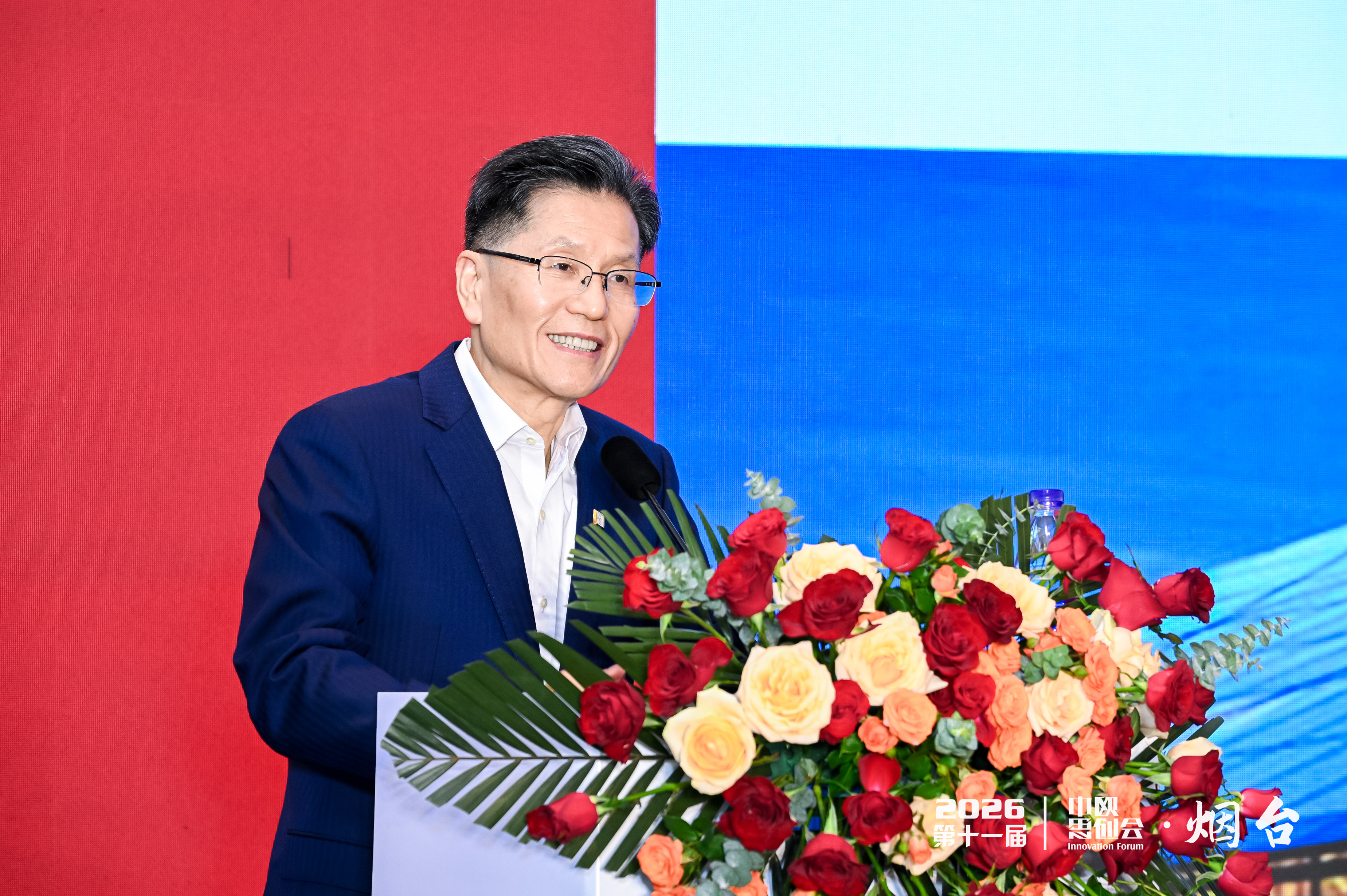 中欧国际工商学院副院长兼中方教务长、经济学教授、桑坦德经济学教席教授朱天