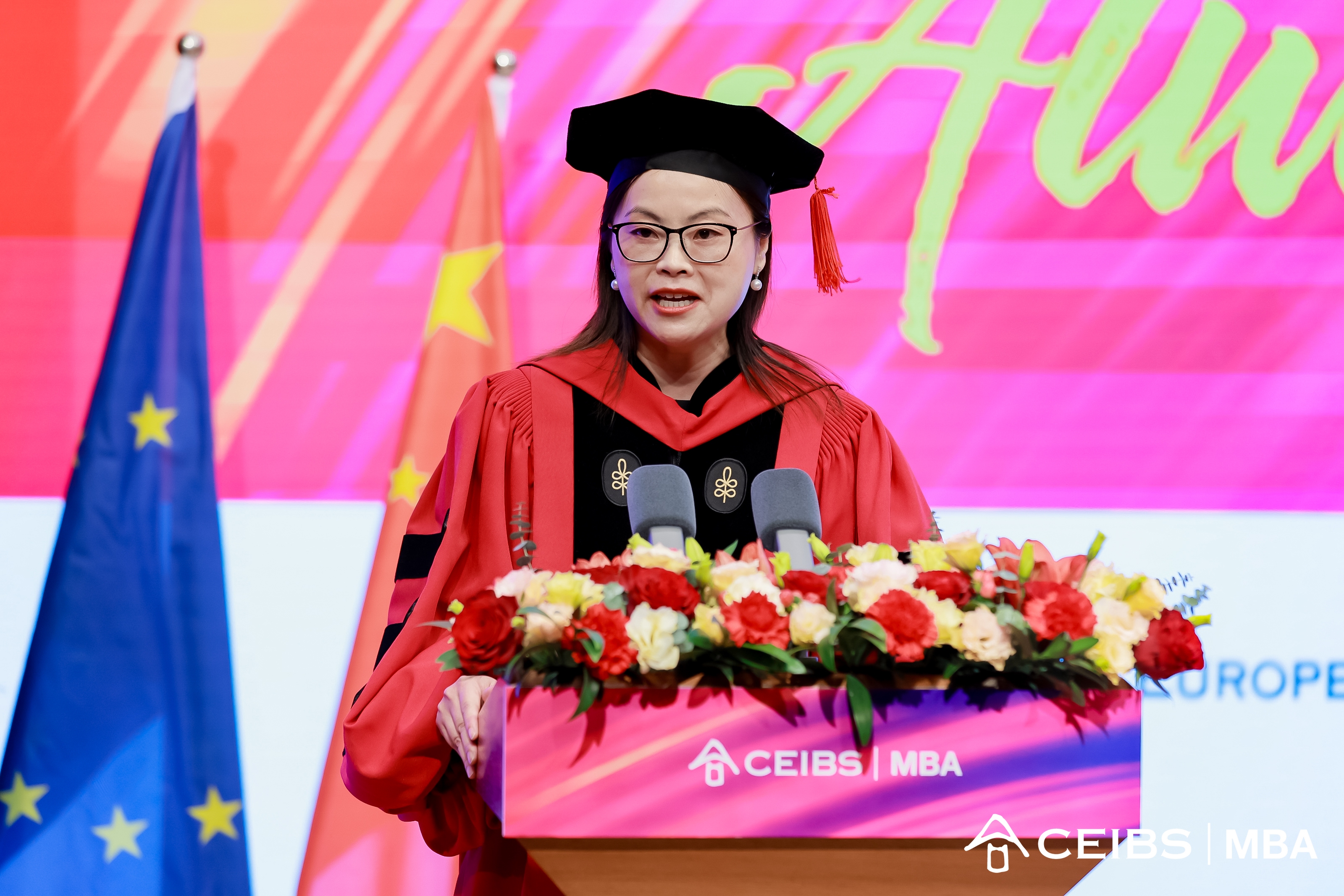 张玲玲教授发表演讲