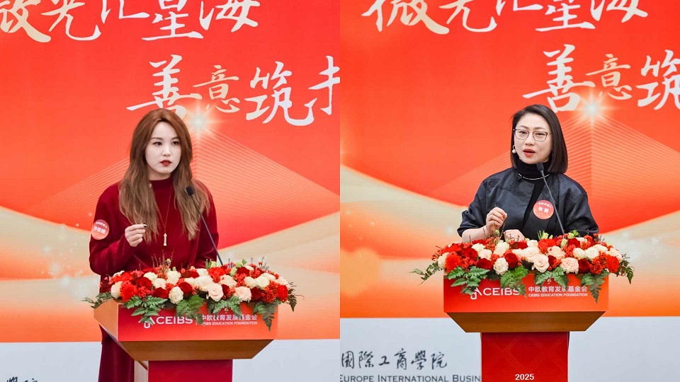 许依楠（左）与张茜（右）分享推广月捐中的感悟