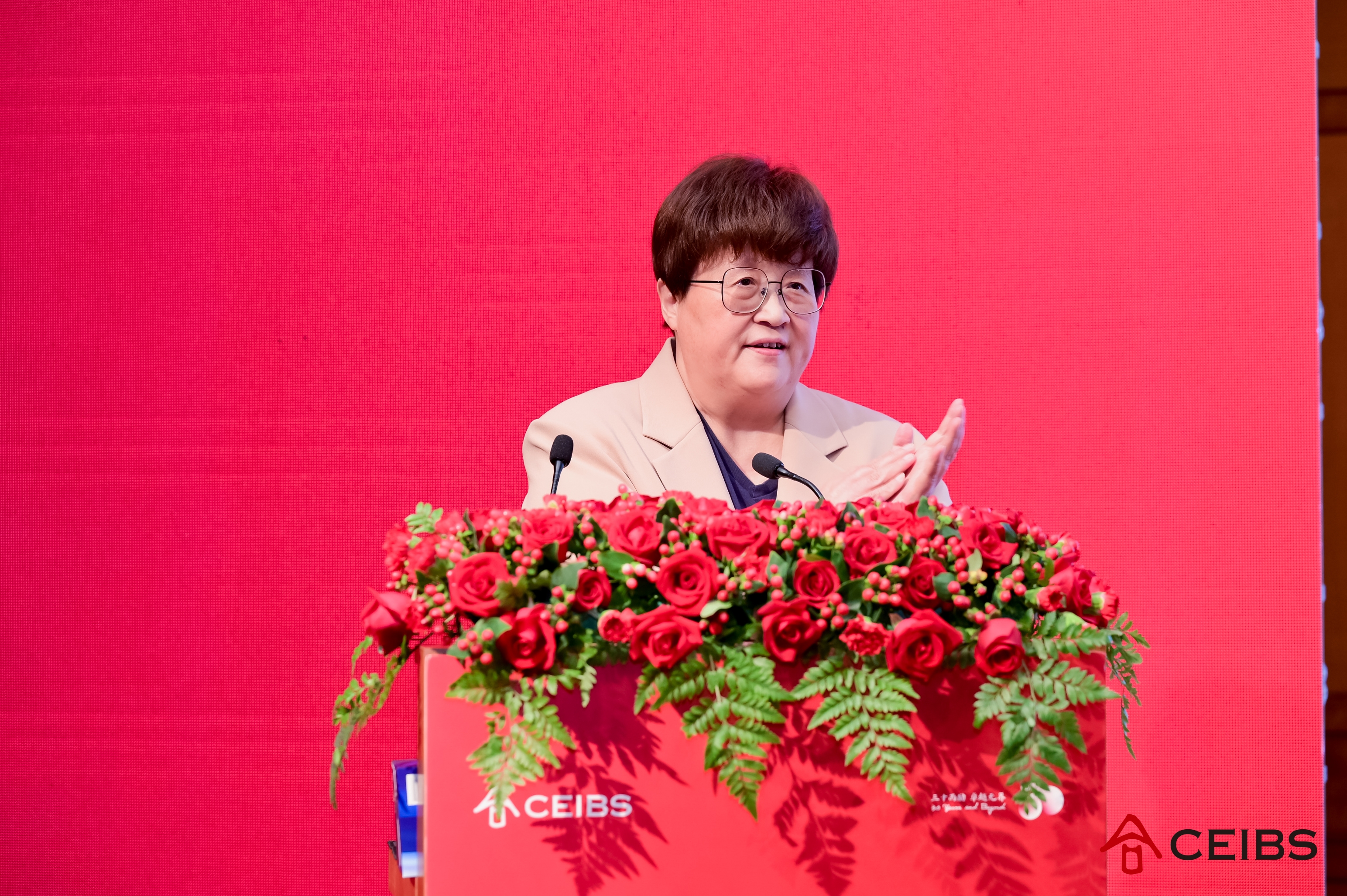  中欧国际工商学院院长、管理学教授、横店集团管理学教席教授汪泓