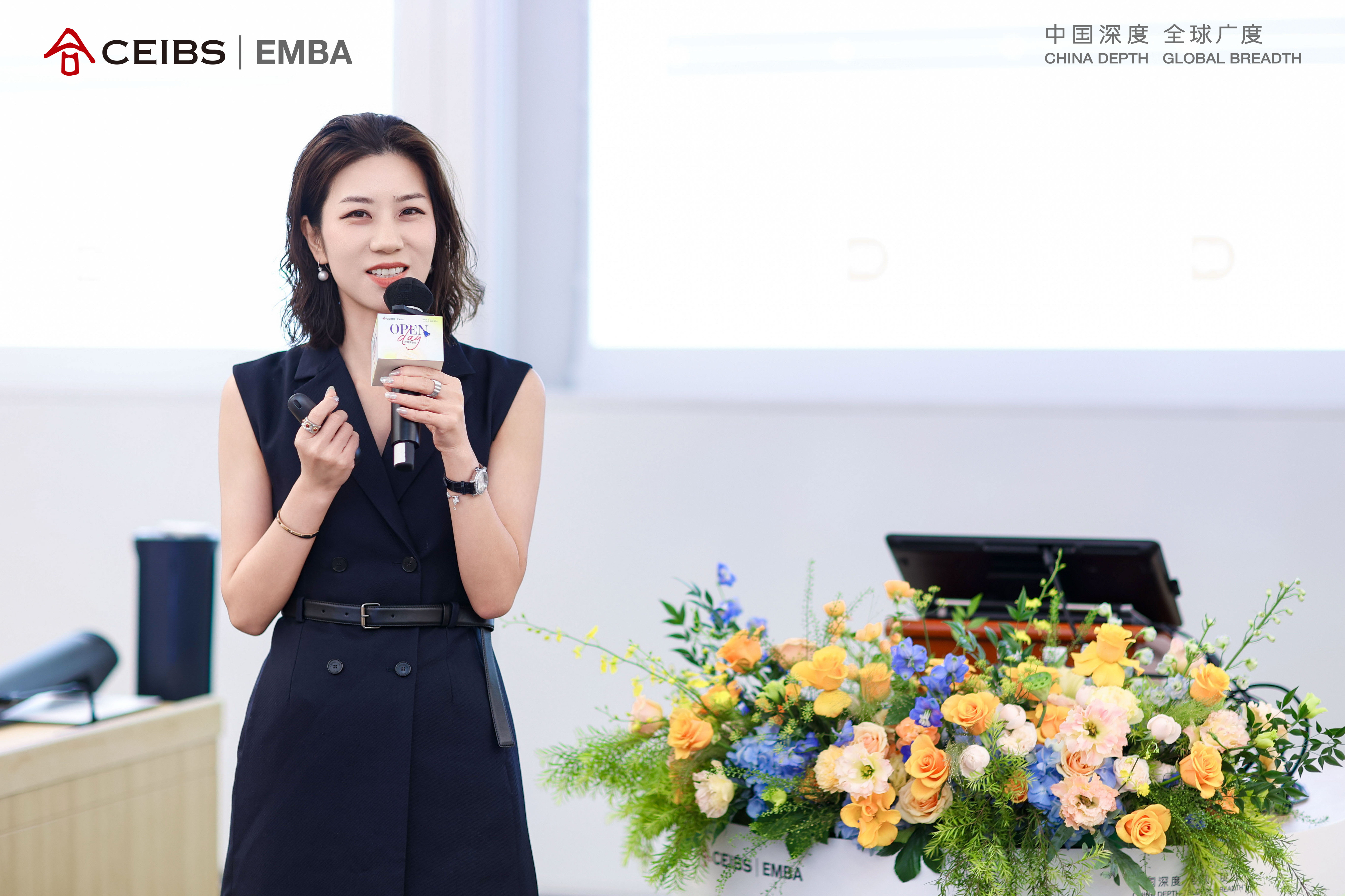 图为学生大使杨静分享