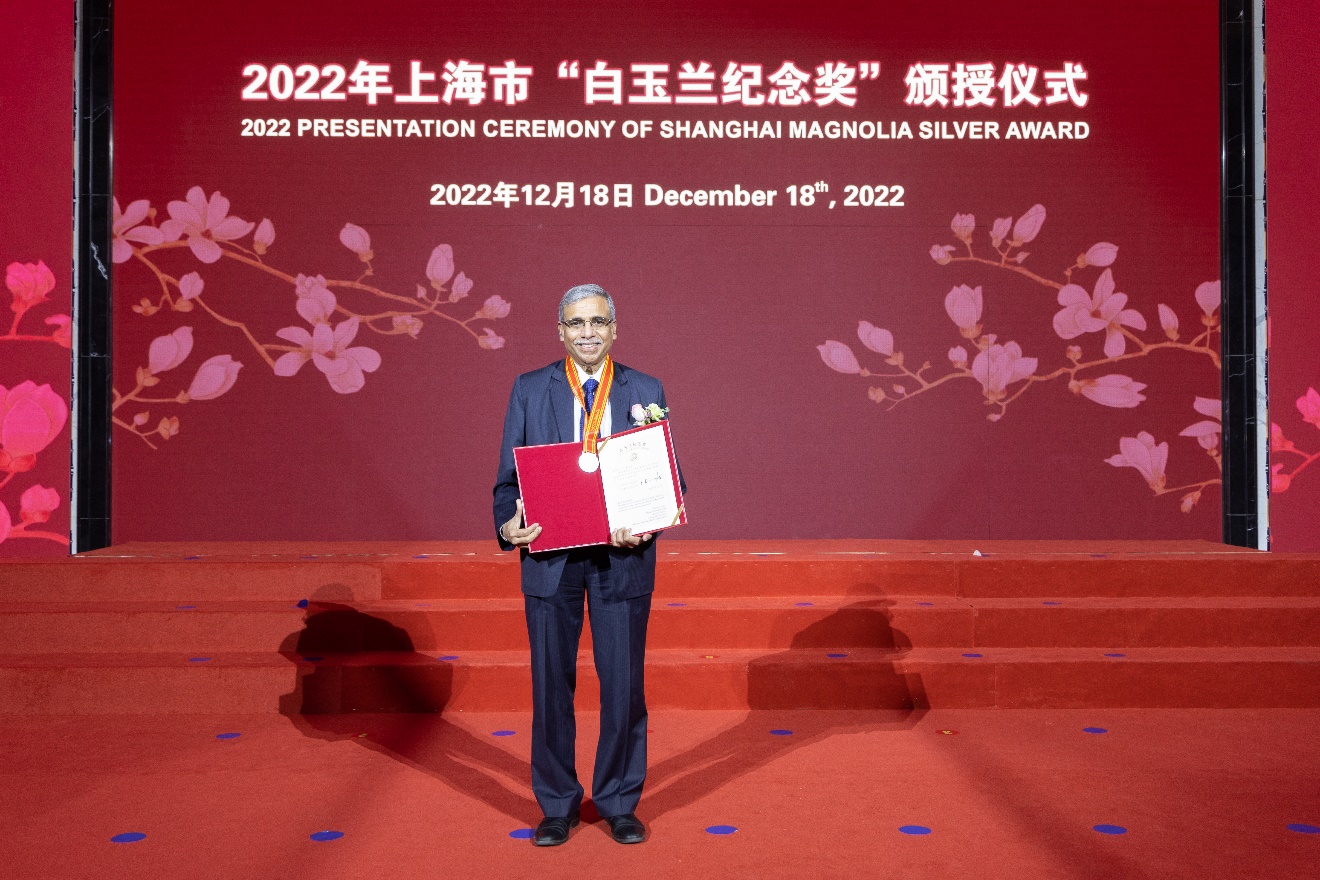 迪帕克•杰恩(Dipak Jain)