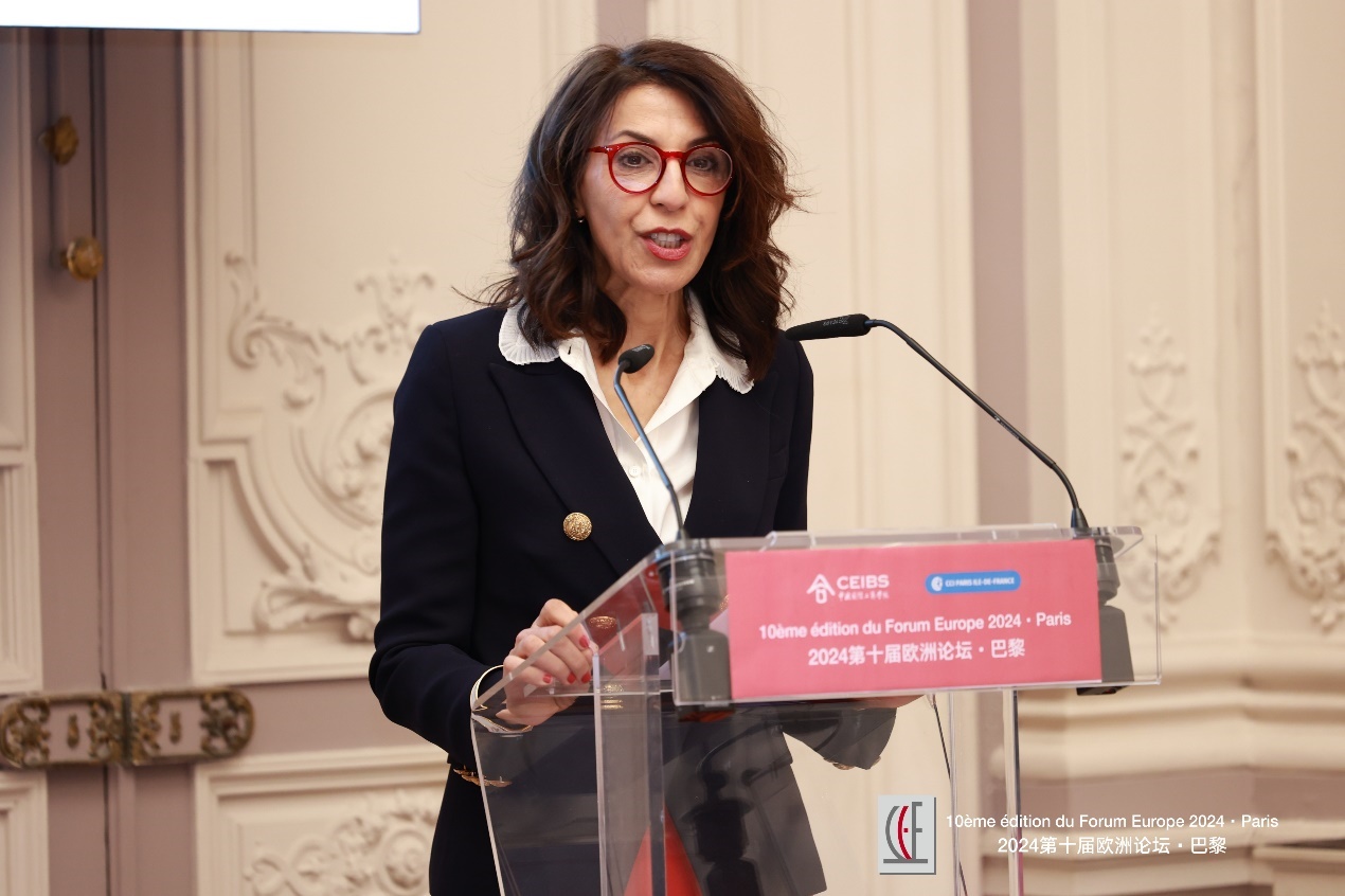 巴黎工商会会长,巴黎大区工商会副会长Soumia MALINBAUM致欢迎辞