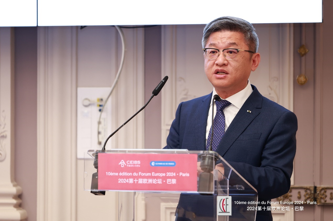 法国前总理、中欧国际工商学院特聘教授多米尼克•德维尔潘(Dominique de VILLEPIN)发表主旨演讲