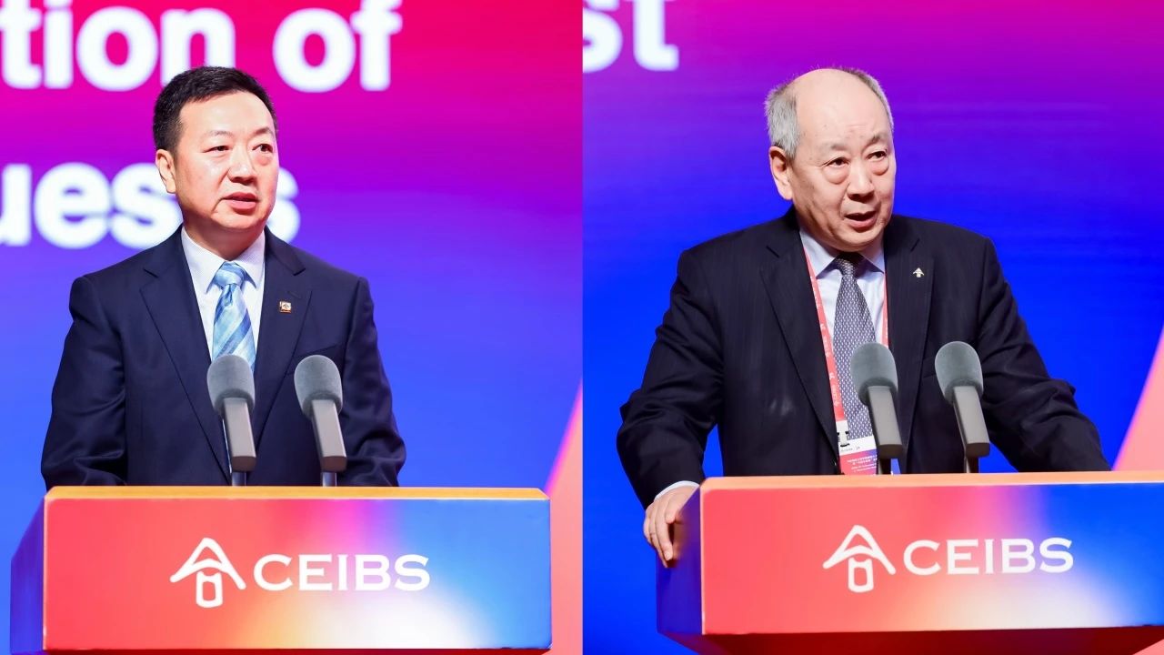 中欧国际工商学院党委书记马磊、副院长兼中方教务长张维炯主持大会