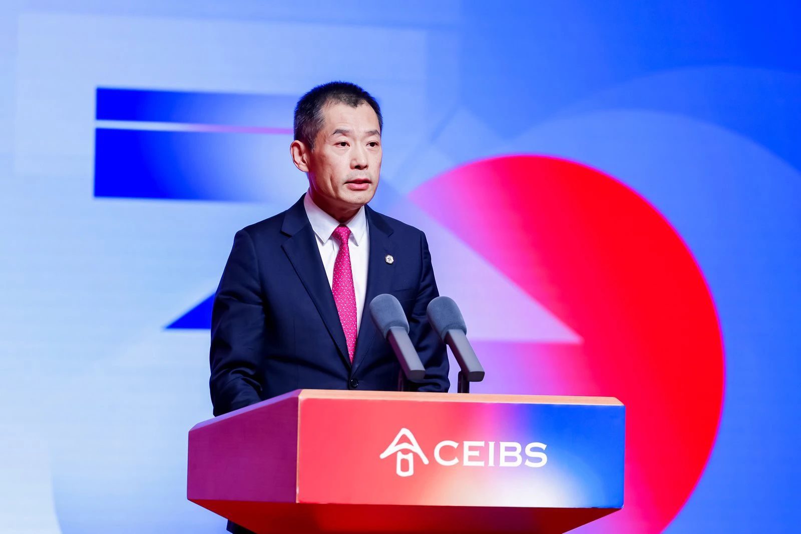 中欧校友总会会长、汇添富基金管理股份有限公司董事长李文发言