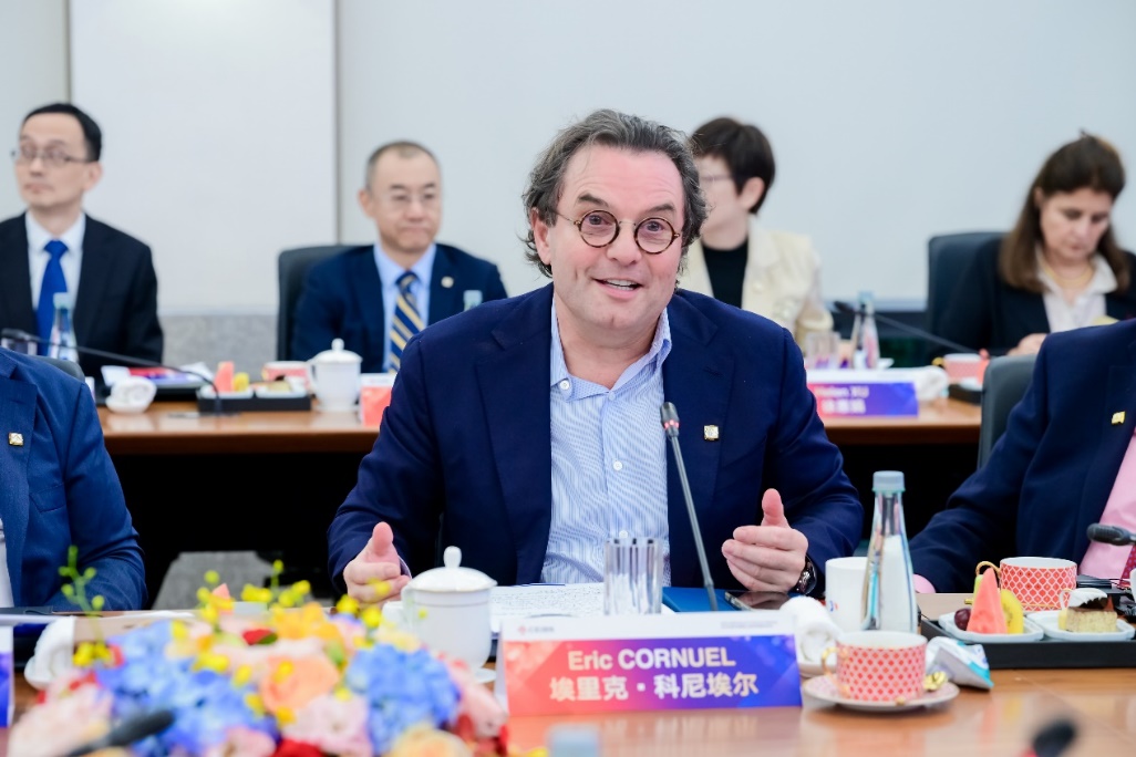 中欧国际工商学院2025年度理事会会议成功举行