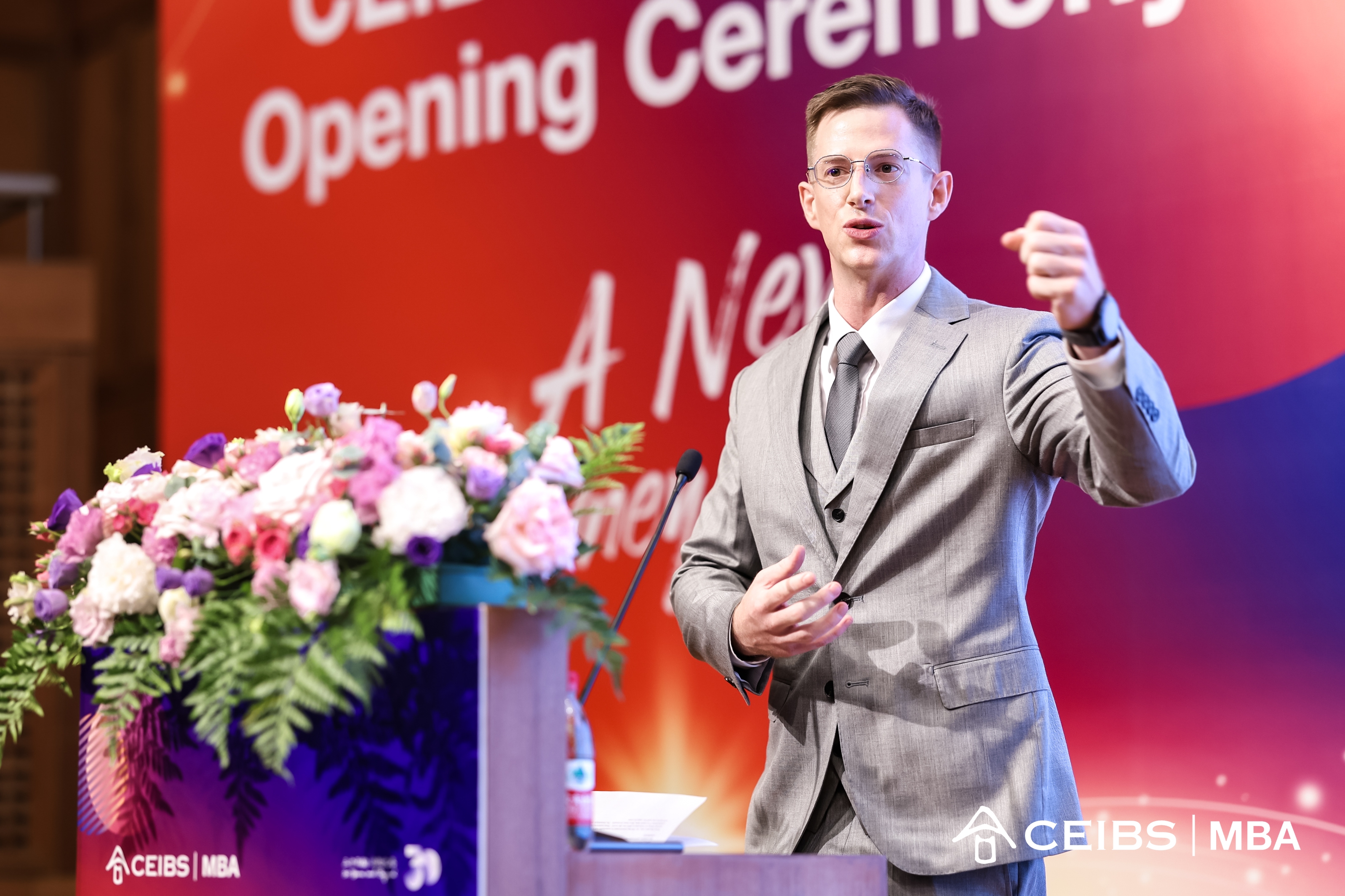 学生代表Martin Edward MC LAUGHLIN致辞