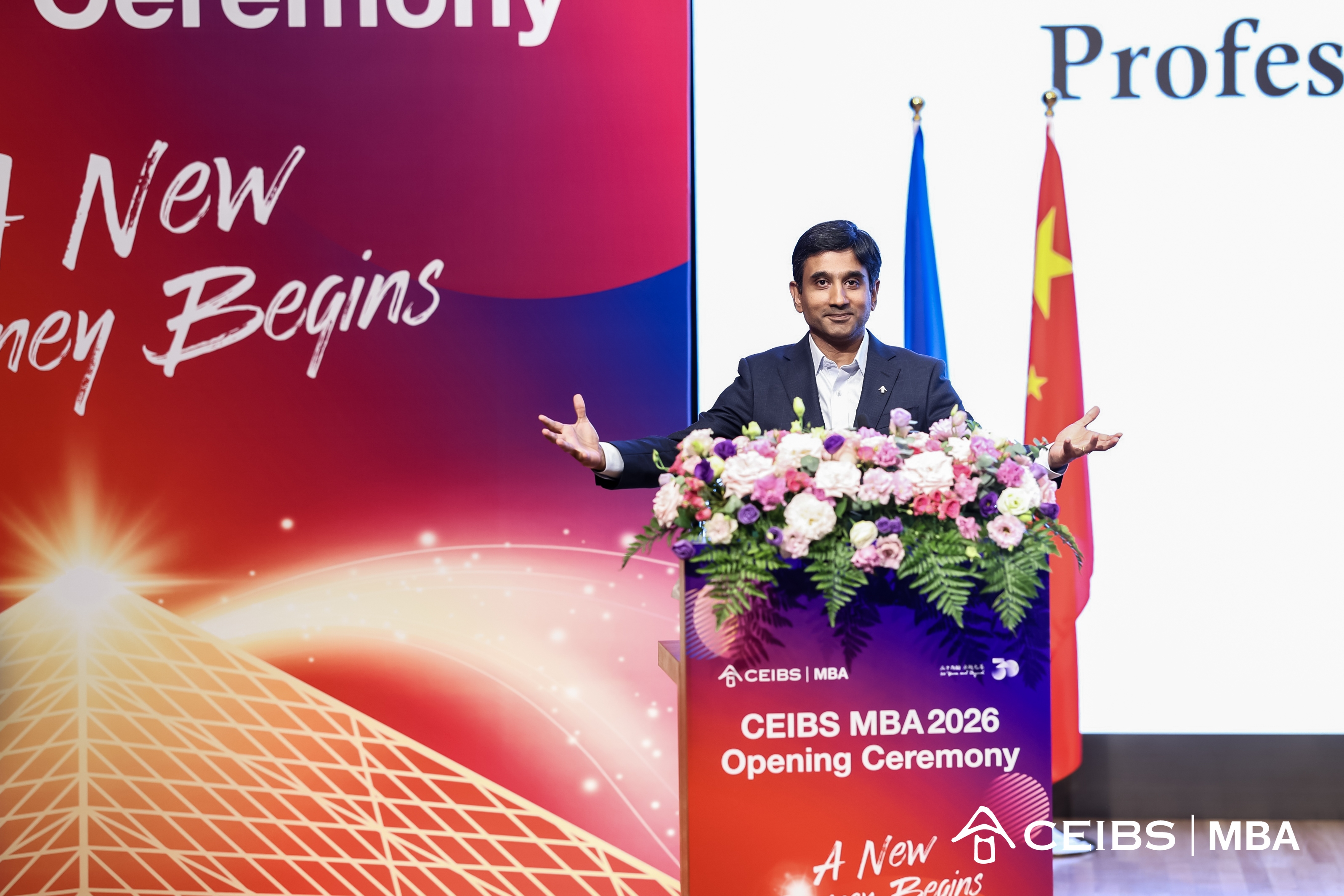 沙梅恩教授发表演讲